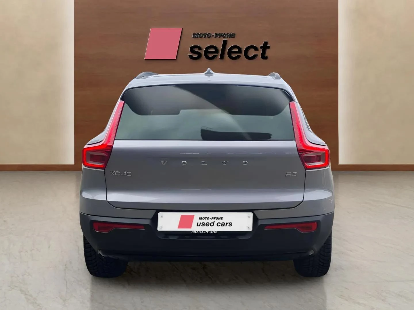 Volvo XC40 2.0 L Mild hybrid, снимка 8 - Автомобили и джипове - 53774729