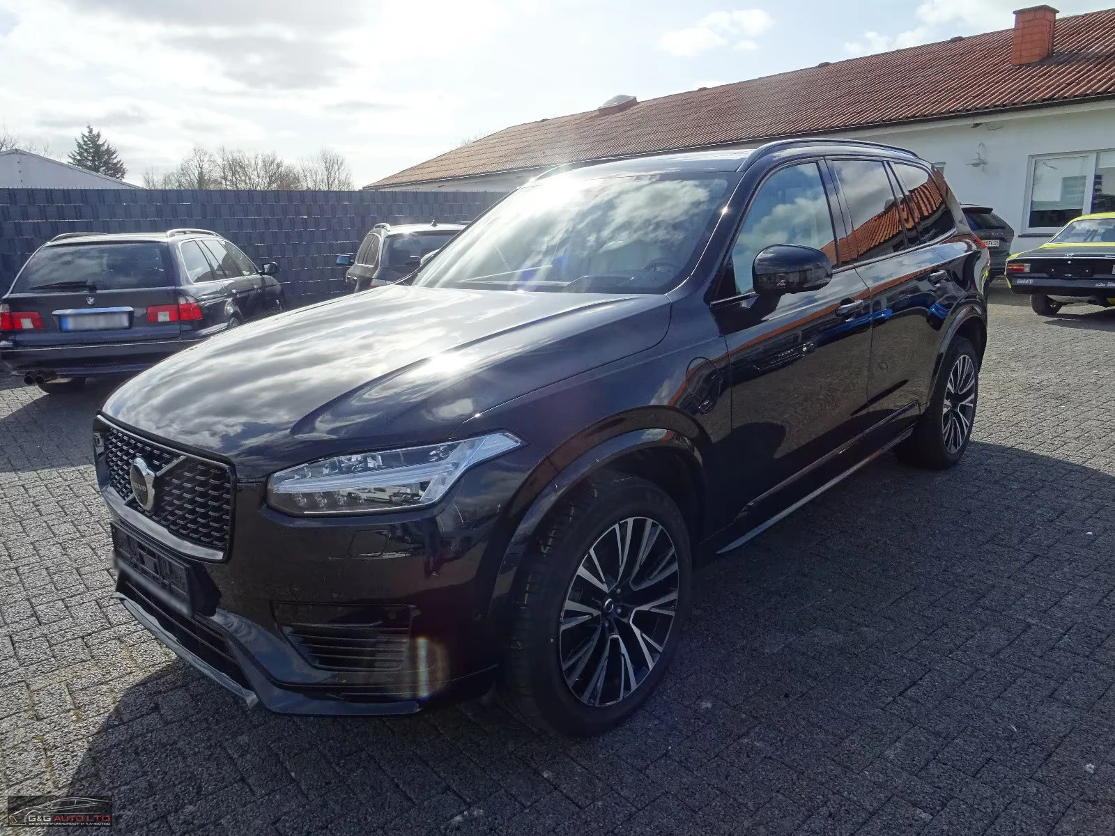 Volvo Xc90 PLUS/455HP/DARK/4X4/PANO/360/H&K/ACC/LED/274z | Auto.bg — изображение 1