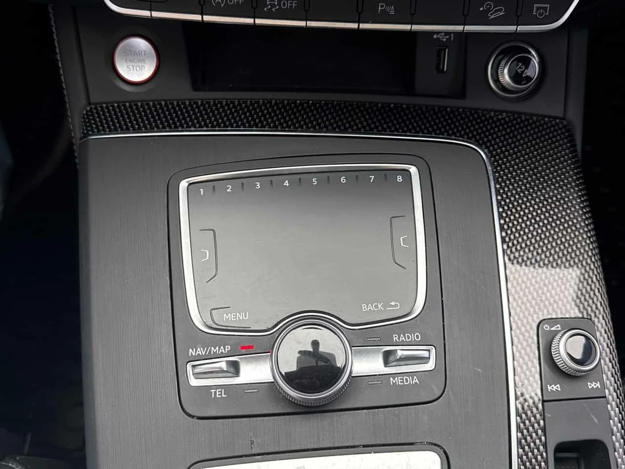 Audi SQ5 Progressiv  CARFAX, снимка 14 - Автомобили и джипове - 54629090