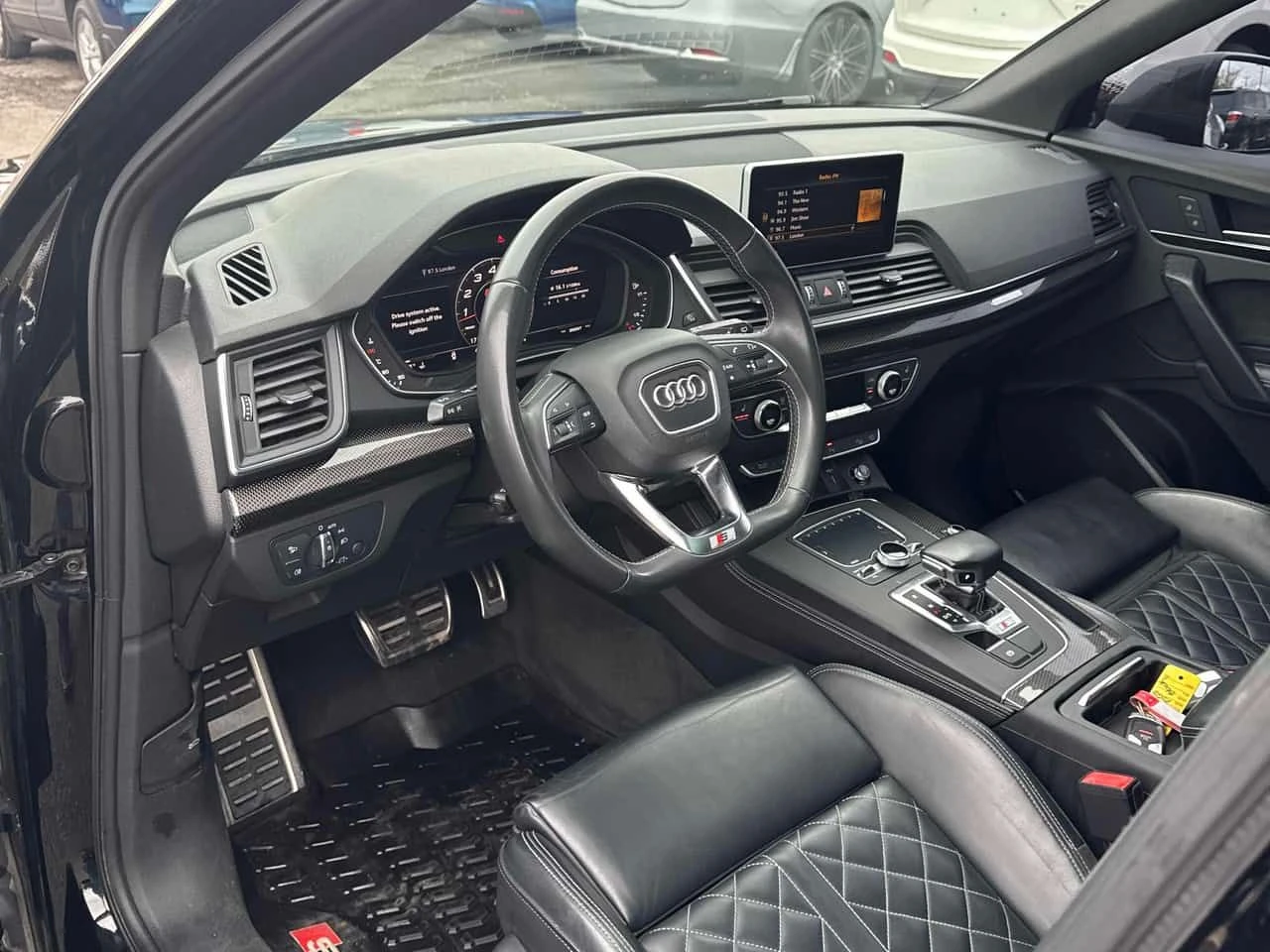 Audi SQ5 Progressiv  CARFAX, снимка 6 - Автомобили и джипове - 54629090