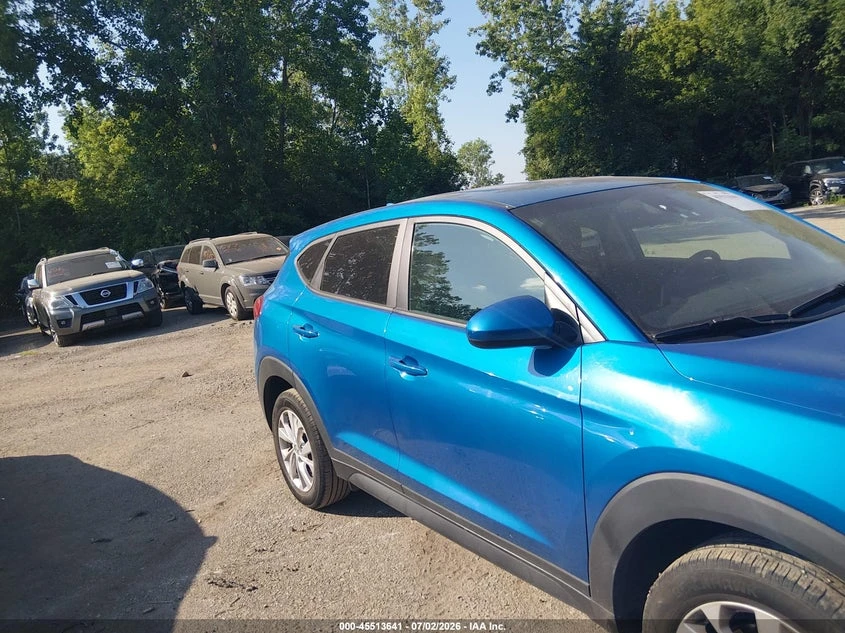 Hyundai Tucson 2.0l Se, снимка 13 - Автомобили и джипове - 55568803