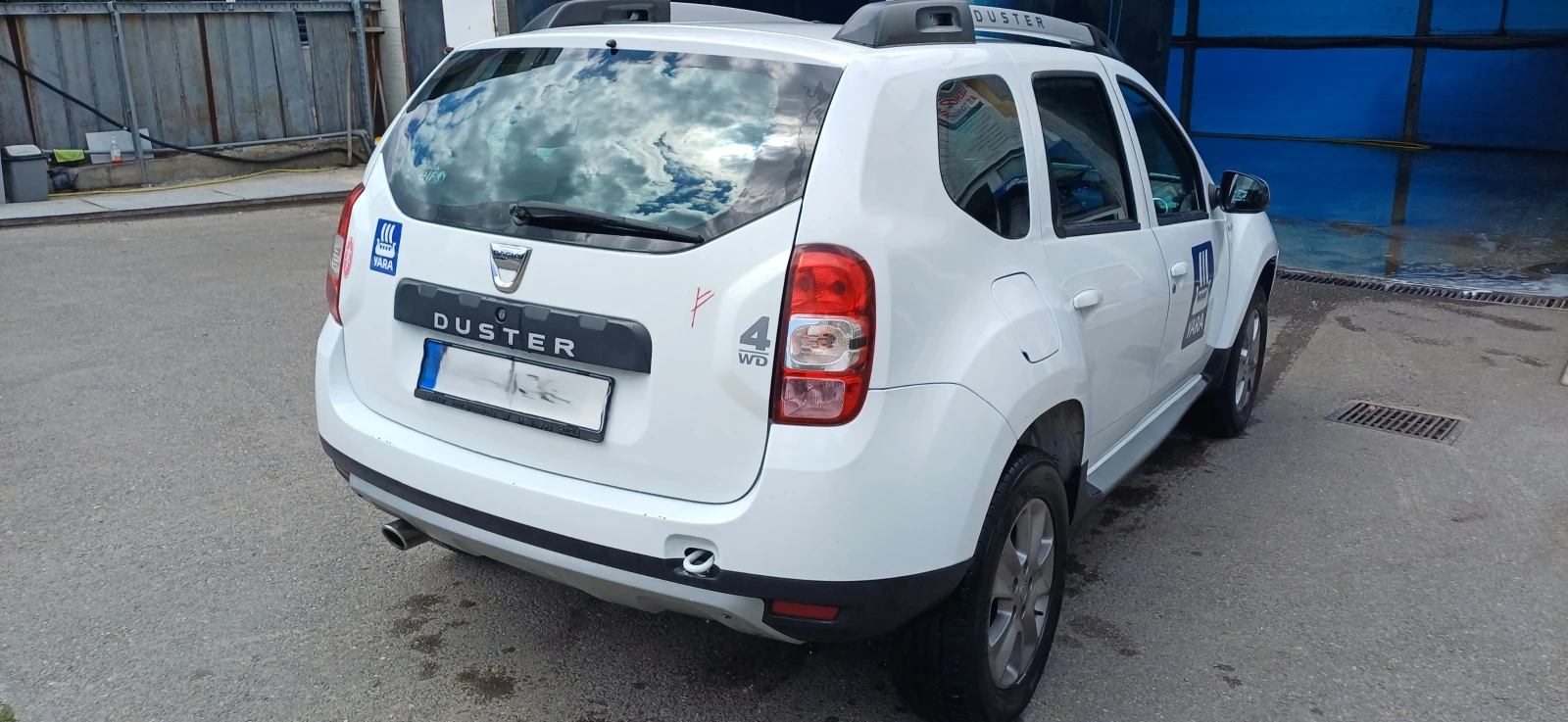 Dacia Duster 1.5 DCi, снимка 9 - Автомобили и джипове - 55949687