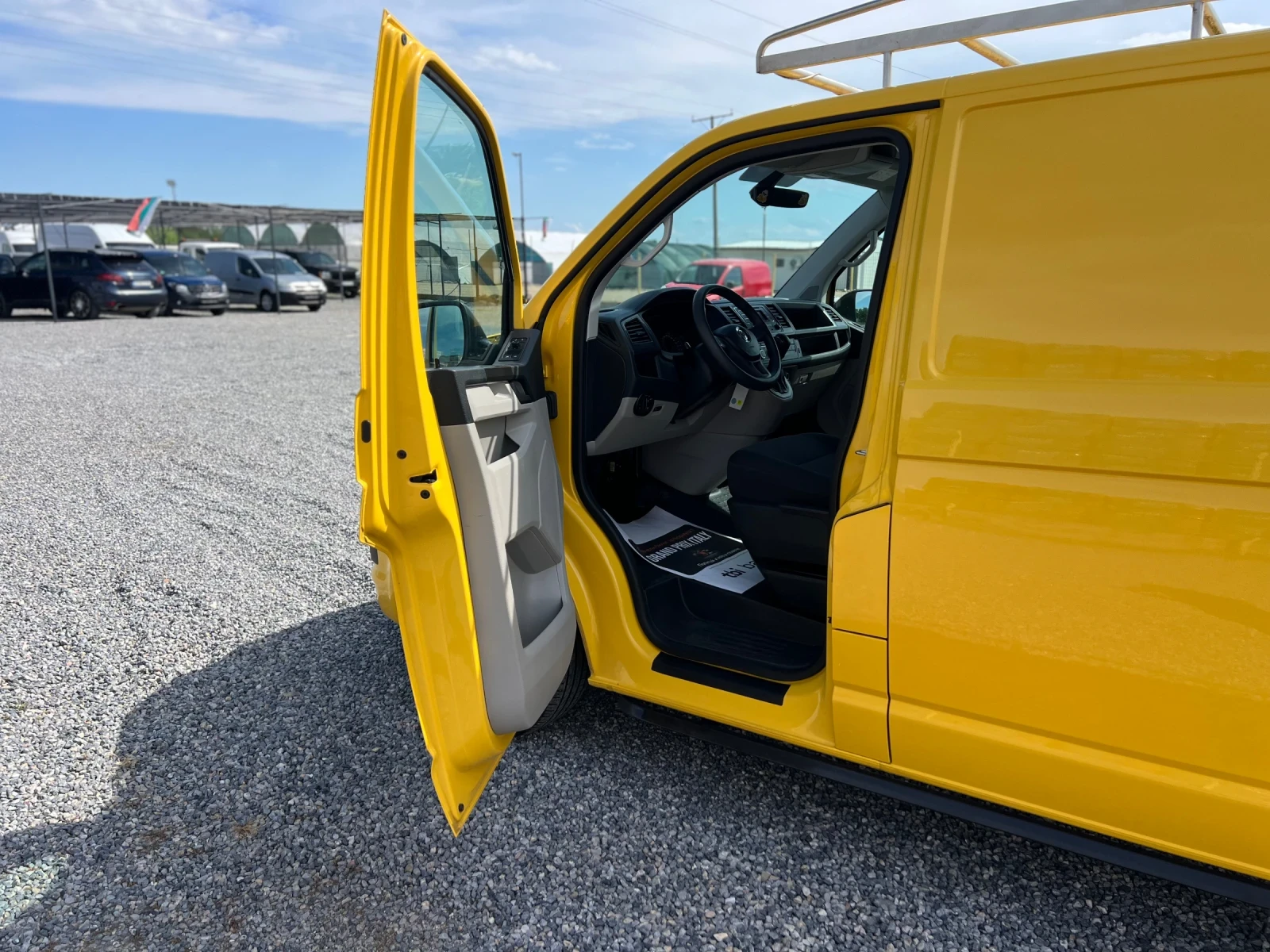 VW Transporter Bumblebee automatic, снимка 6 - Бусове и автобуси - 55267073