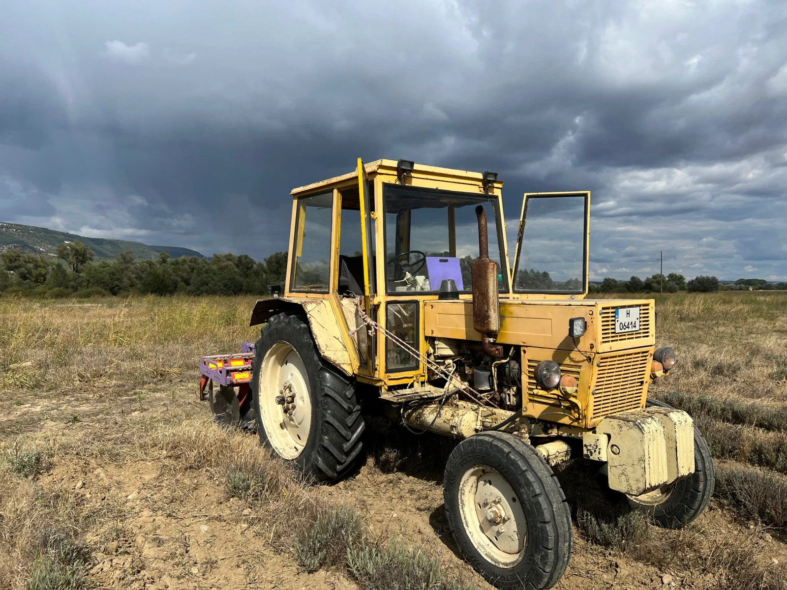 Трактор Болгар, снимка 1