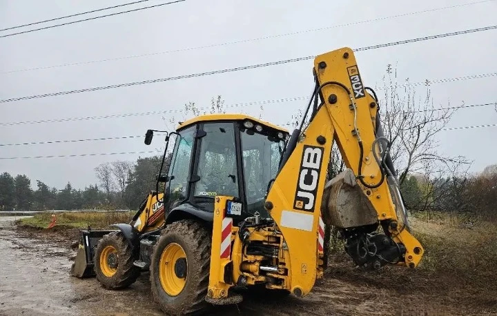 Багер JCB 3CX, снимка 3 - Индустриална техника - 53161858