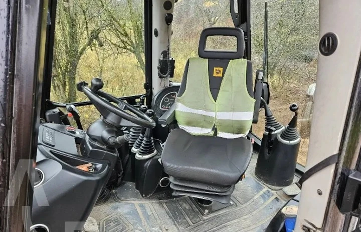 Багер JCB 3CX, снимка 4 - Индустриална техника - 53161858