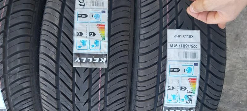 Гуми Летни 225/45R17, снимка 2 - Гуми и джанти - 32559932