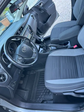 Toyota Auris 1.2 BENZIN, снимка 13