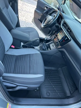 Toyota Auris 1.2 BENZIN, снимка 9