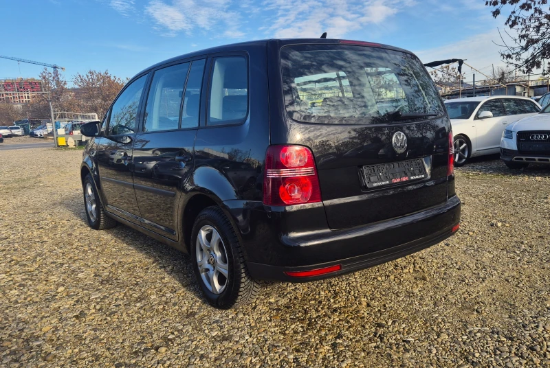 VW Touran СЕДЕМ МЕСТА / АВТОМАТИК, снимка 5 - Автомобили и джипове - 48426123