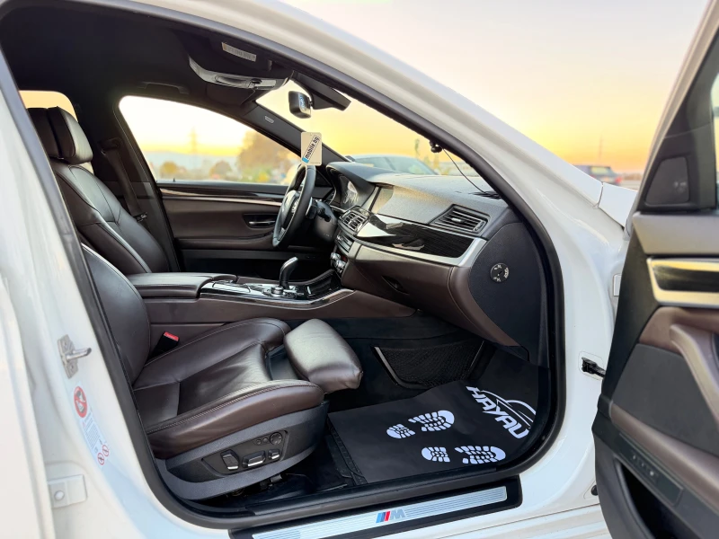 BMW 530 d= xDrive= M-performance= Keyless Go= Soft Close= , снимка 11 - Автомобили и джипове - 52457910