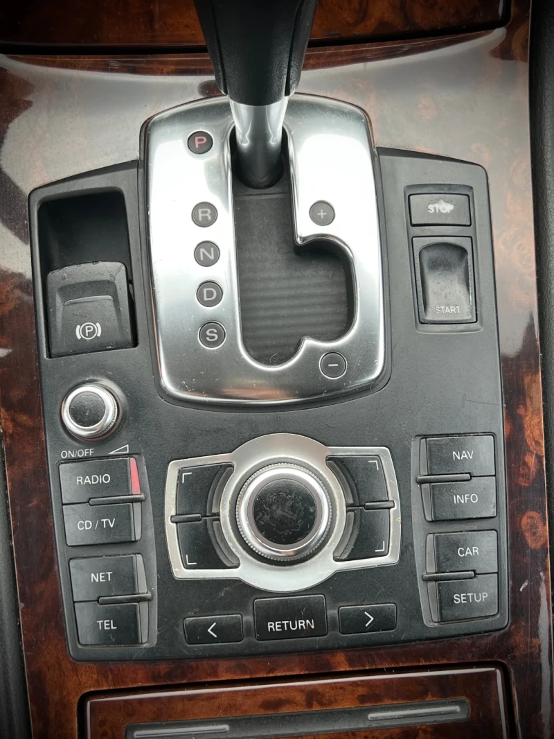 Audi A8, снимка 7 - Автомобили и джипове - 53145754