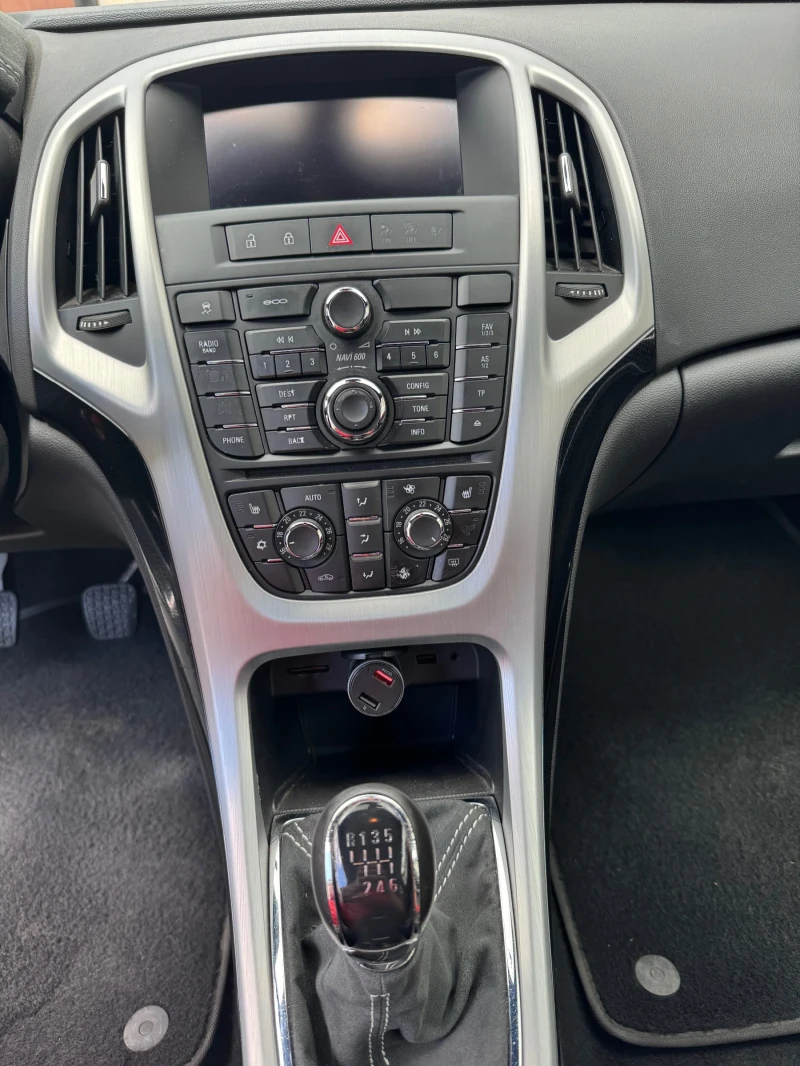 Opel Astra, снимка 12 - Автомобили и джипове - 53439612