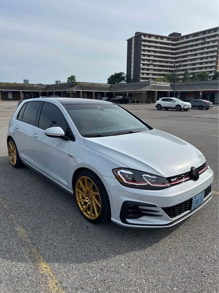 VW Golf * GTI Autobahn DSG* ААВТОКРЕДИТ БЕЗ ПЪРВОНАЧАЛНА* , снимка 4 - Автомобили и джипове - 55186364