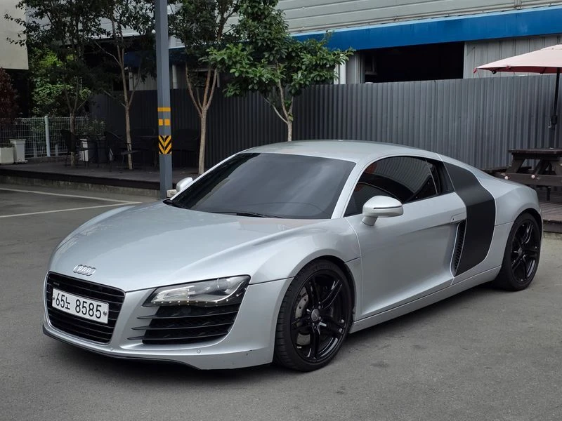 Audi R8 4.2 V8 Coupe| 420к.с.| ВКЛ.ТЕХНОТЕСТ, снимка 5 - Автомобили и джипове - 55430784