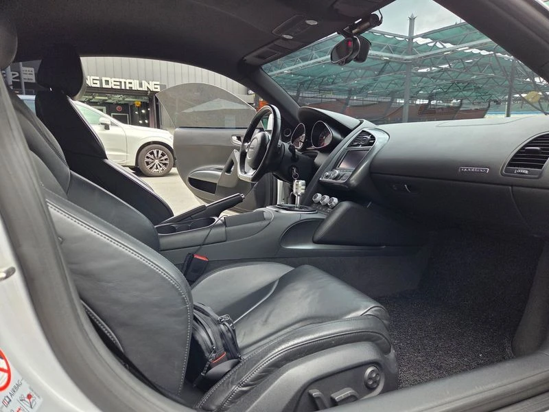 Audi R8 4.2 V8 Coupe| 420к.с.| ВКЛ.ТЕХНОТЕСТ, снимка 12 - Автомобили и джипове - 55430784