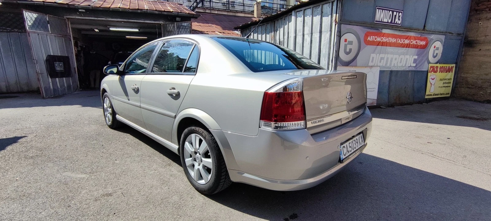 Opel Vectra 1.8 16 v Cosmo  - изображение 7