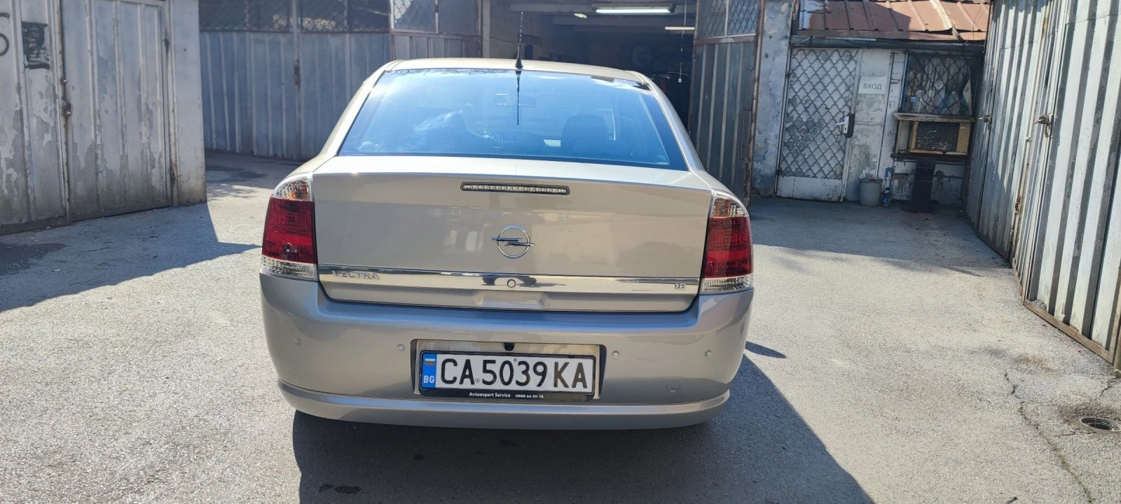 Opel Vectra 1.8 16 v Cosmo  - изображение 2