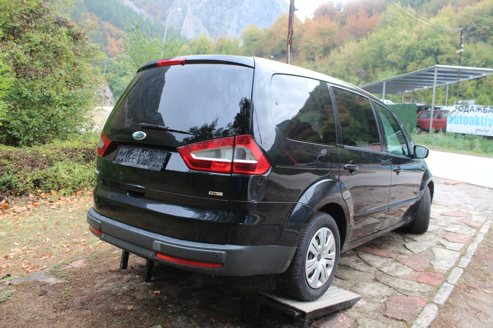 Ford Galaxy 2.0ТДЦИ 7МЕСТЕН - изображение 4