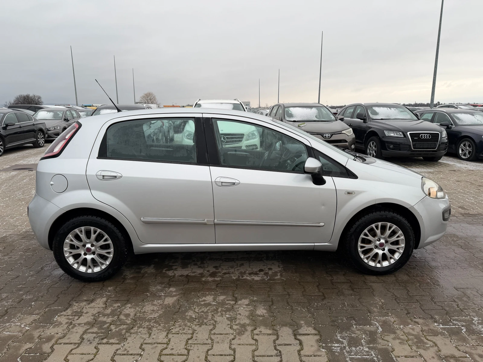 Fiat Punto EVO 1.4 EURO 5 - изображение 5