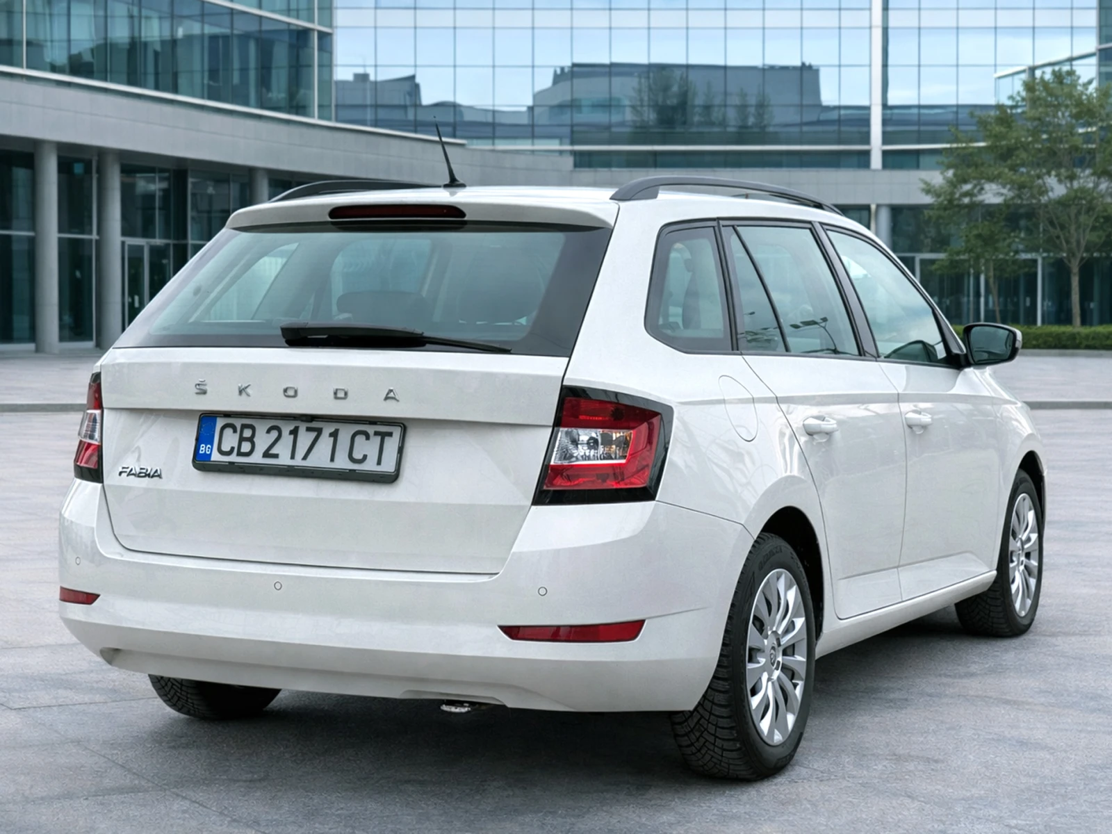 Skoda Fabia 1.0 TSI , снимка 4 - Автомобили и джипове - 54041100