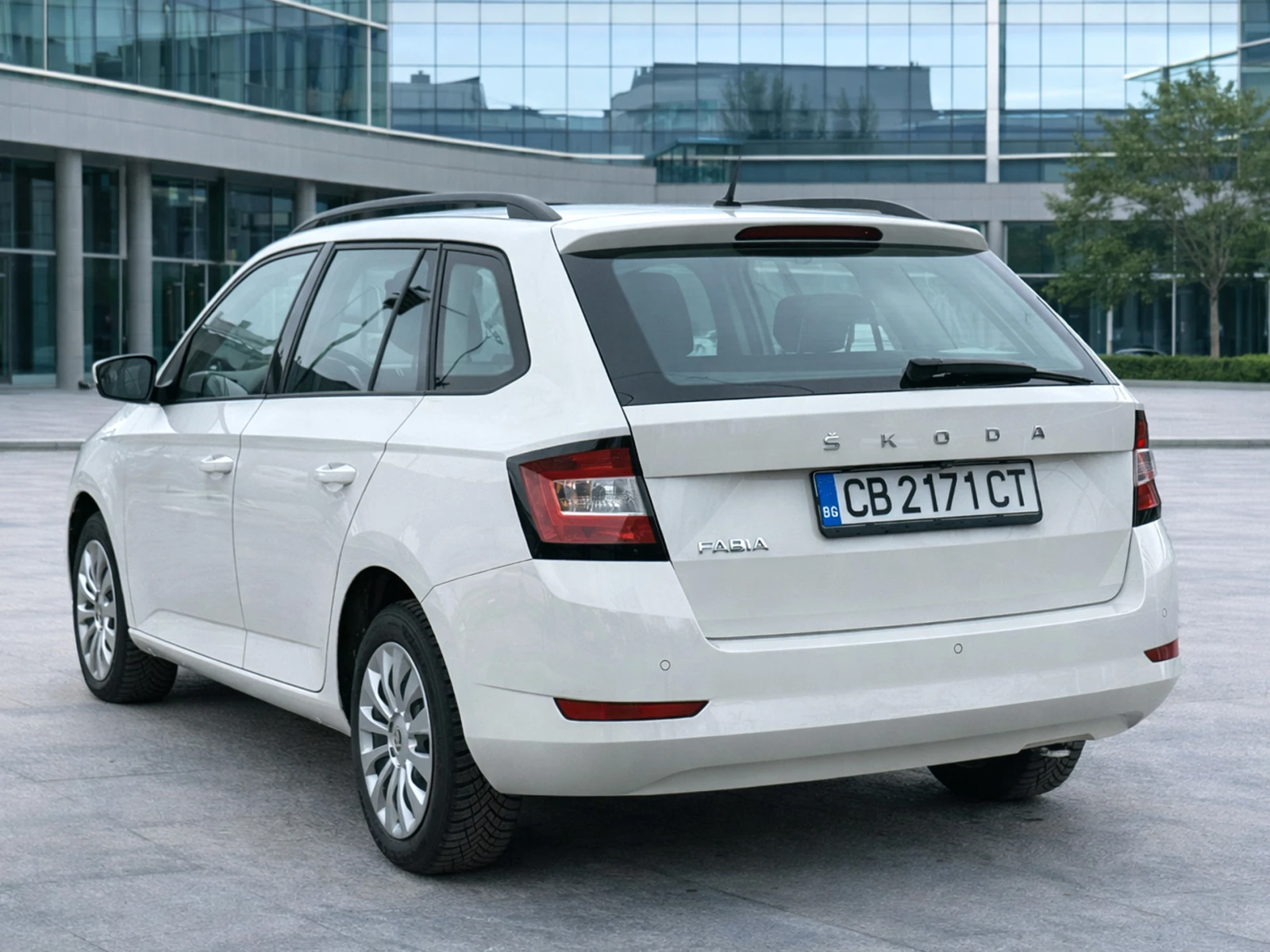 Skoda Fabia 1.0 TSI , снимка 6 - Автомобили и джипове - 54041100