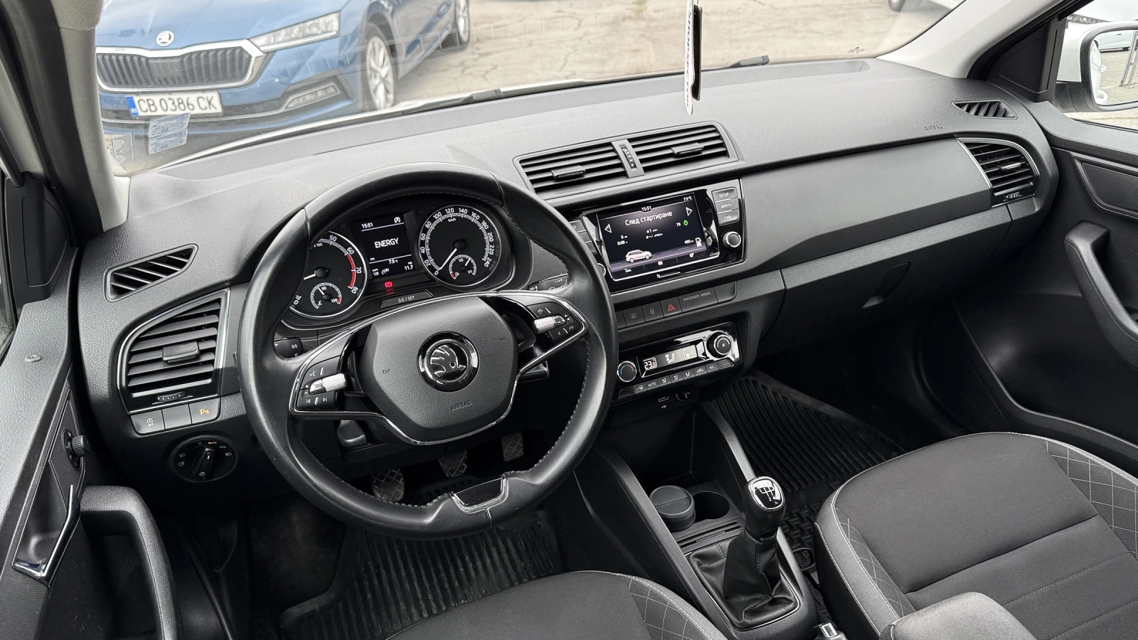 Skoda Fabia 1.0 TSI , снимка 8 - Автомобили и джипове - 54041100