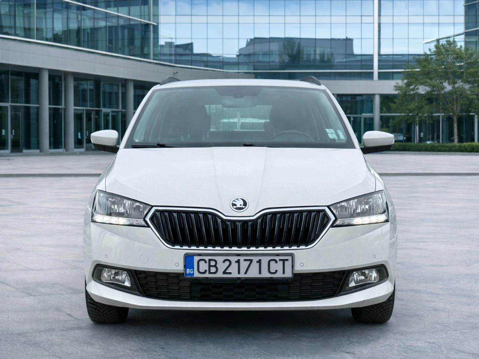 Skoda Fabia 1.0 TSI , снимка 2 - Автомобили и джипове - 54041100