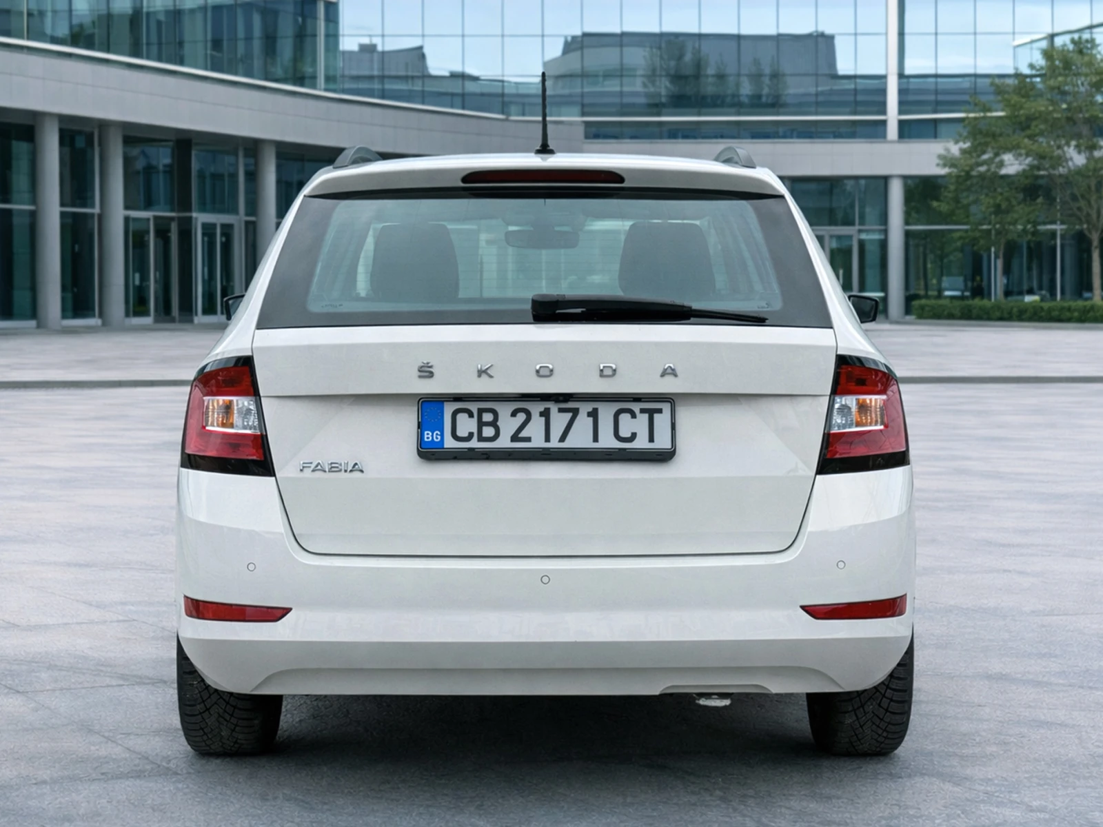 Skoda Fabia 1.0 TSI , снимка 5 - Автомобили и джипове - 54041100