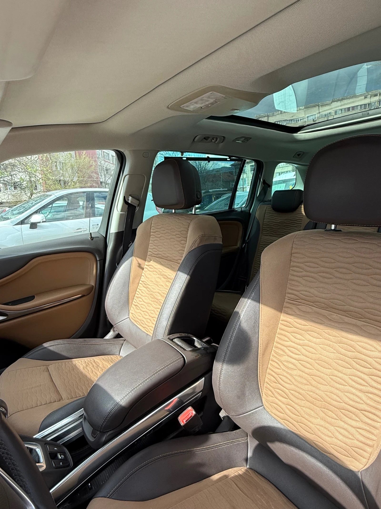 Opel Zafira 2.0/7mesta/Avtomat/Panorama/ Distronic/EXCLUSIVE, снимка 11 - Автомобили и джипове - 54141538