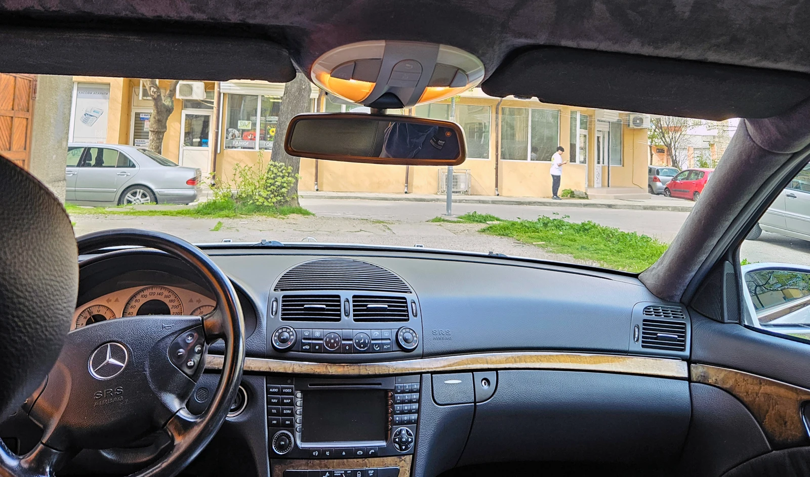 Mercedes-Benz E 270 CDI Avantgarde, снимка 4 - Автомобили и джипове - 54223284