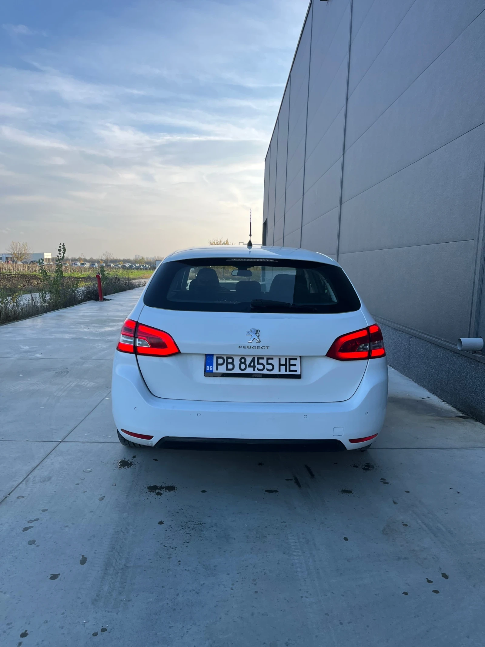 Peugeot 308 1.6 HDI Facelift, снимка 4 - Автомобили и джипове - 54499873