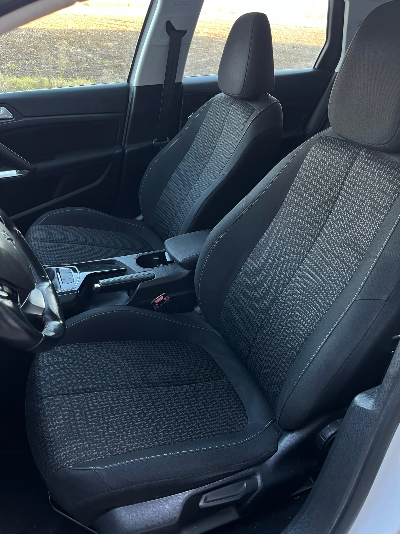 Peugeot 308 1.6 HDI Facelift, снимка 10 - Автомобили и джипове - 54499873