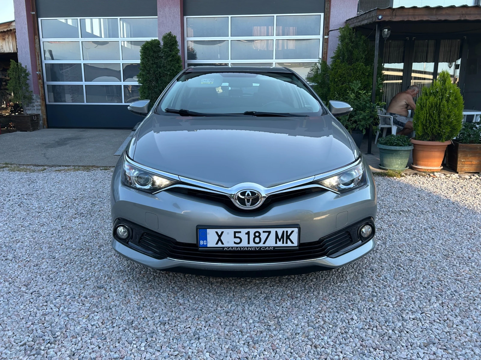 Toyota Auris 1.2 BENZIN, снимка 8 - Автомобили и джипове - 55105281