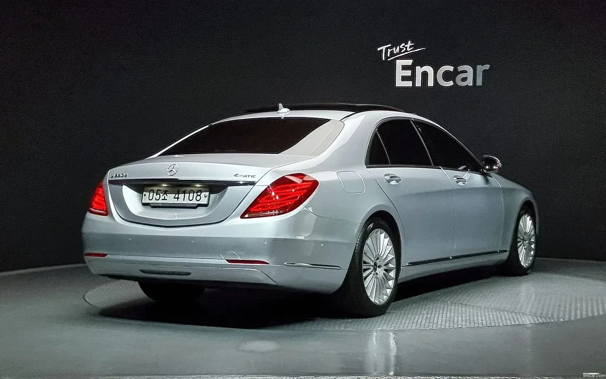 Mercedes-Benz S 350 4MATIC/HEAD UP/AMG LINE/PANORAMA/360CAM/EKPAHИ, снимка 2 - Автомобили и джипове - 55218533