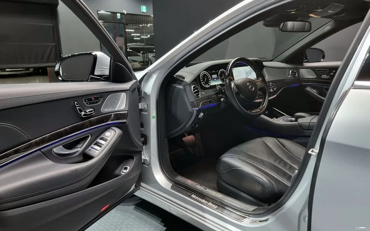 Mercedes-Benz S 350 4MATIC/HEAD UP/AMG LINE/PANORAMA/360CAM/EKPAHИ, снимка 9 - Автомобили и джипове - 55218533
