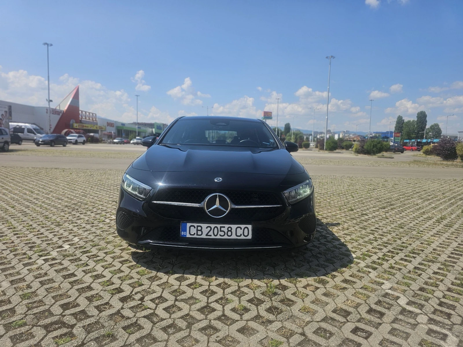 Mercedes-Benz A 180 Бензин- Електро, снимка 8 - Автомобили и джипове - 55322558