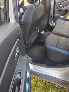 Dacia Duster Газ, снимка 8