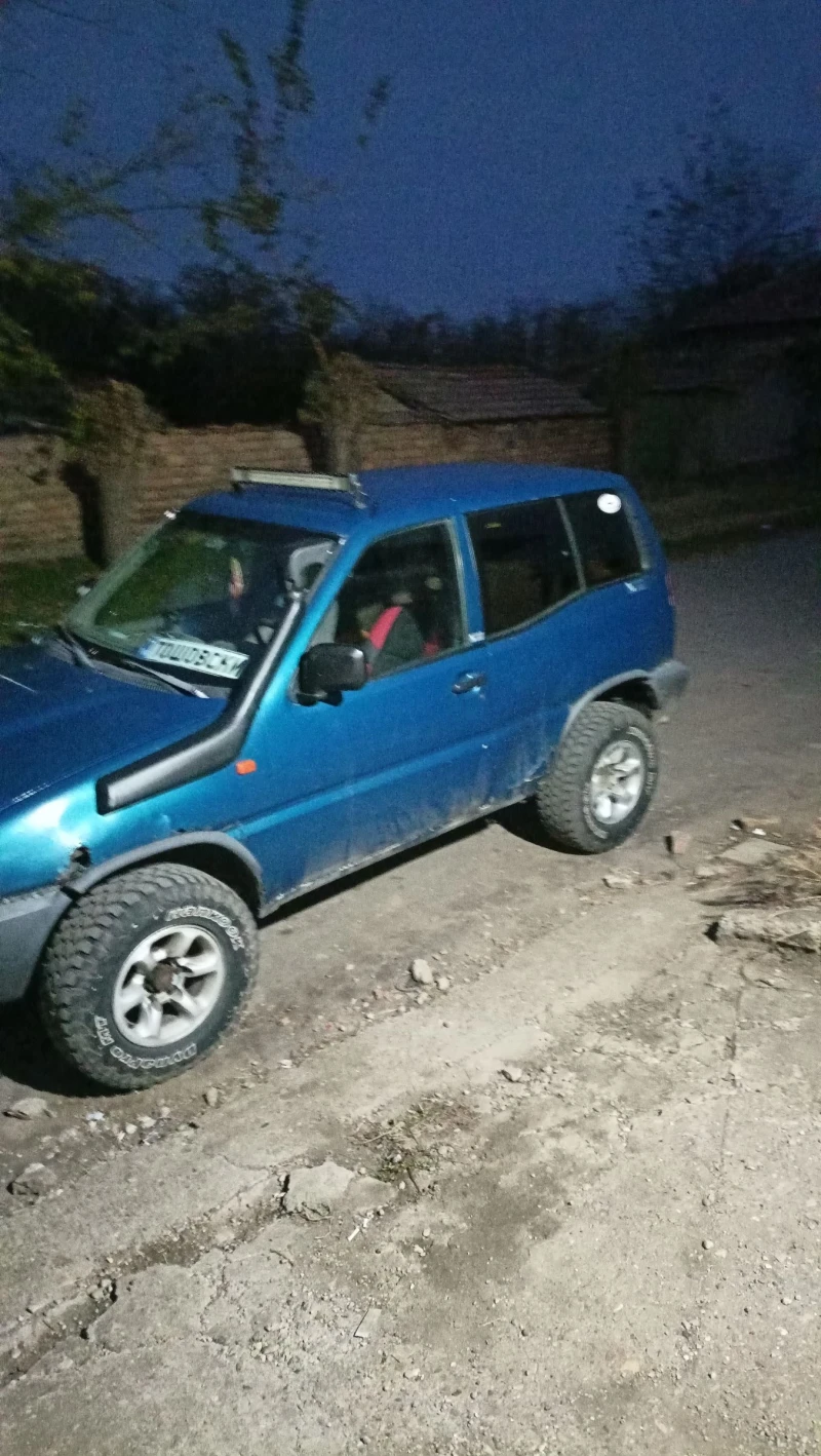 Nissan Terrano 2, снимка 3 - Автомобили и джипове - 48695429