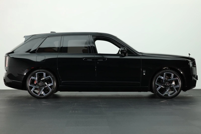 Rolls-Royce Cullinan SERIES II BLACK BADGE, снимка 4 - Автомобили и джипове - 51508801