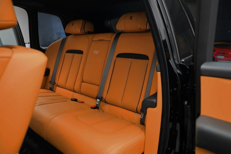 Rolls-Royce Cullinan SERIES II BLACK BADGE, снимка 15 - Автомобили и джипове - 51508801
