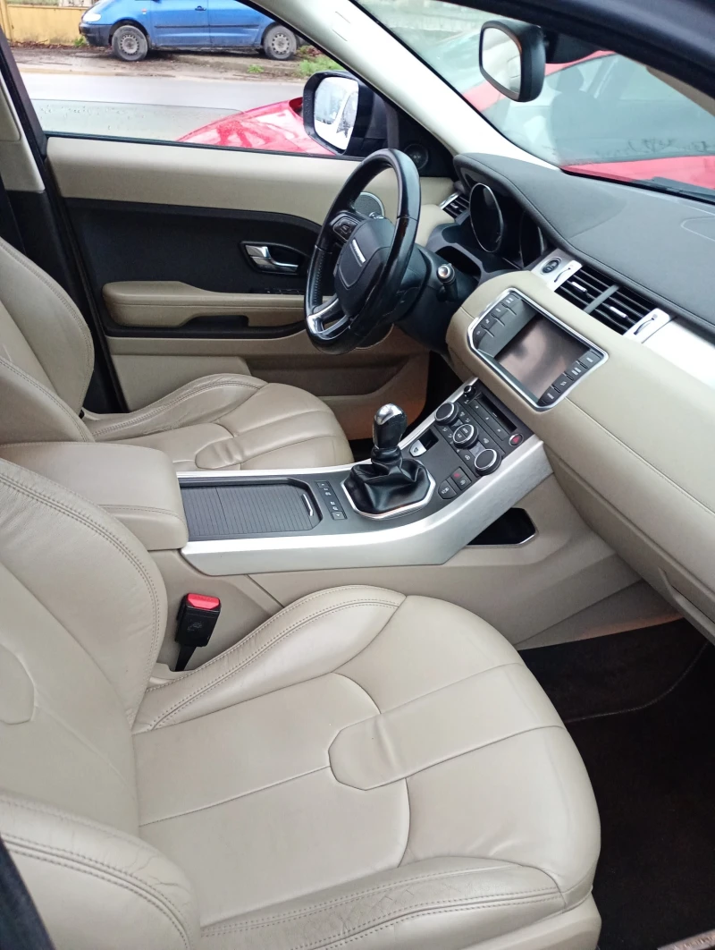 Land Rover Range Rover Evoque 2.2 TD4 Luxury, снимка 7 - Автомобили и джипове - 51996949