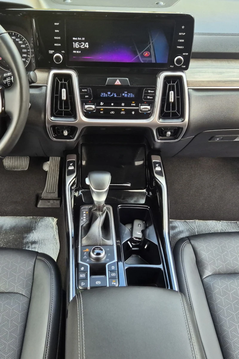 Kia Sorento 2.2 CRDI 4X4 - Наличен в БГ, снимка 11 - Автомобили и джипове - 52152928