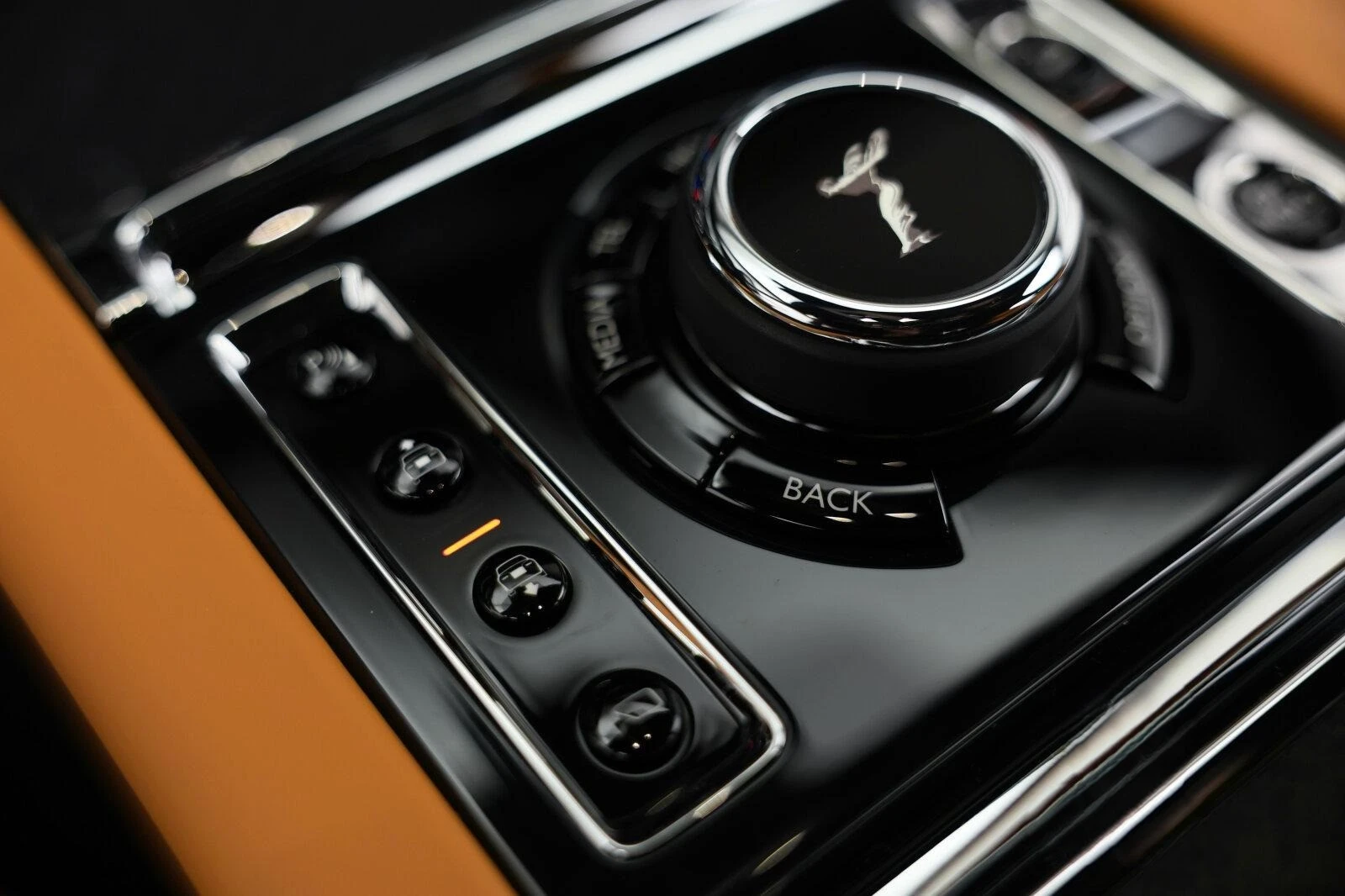 Rolls-Royce Cullinan SERIES II BLACK BADGE | Mobile.bg   13
