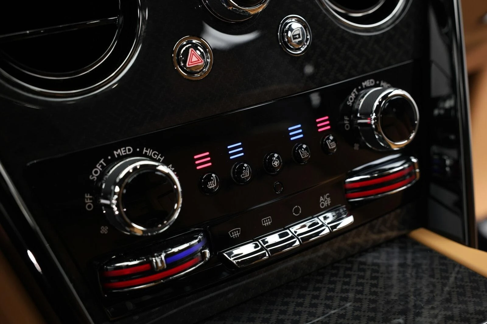 Rolls-Royce Cullinan SERIES II BLACK BADGE | Mobile.bg   12