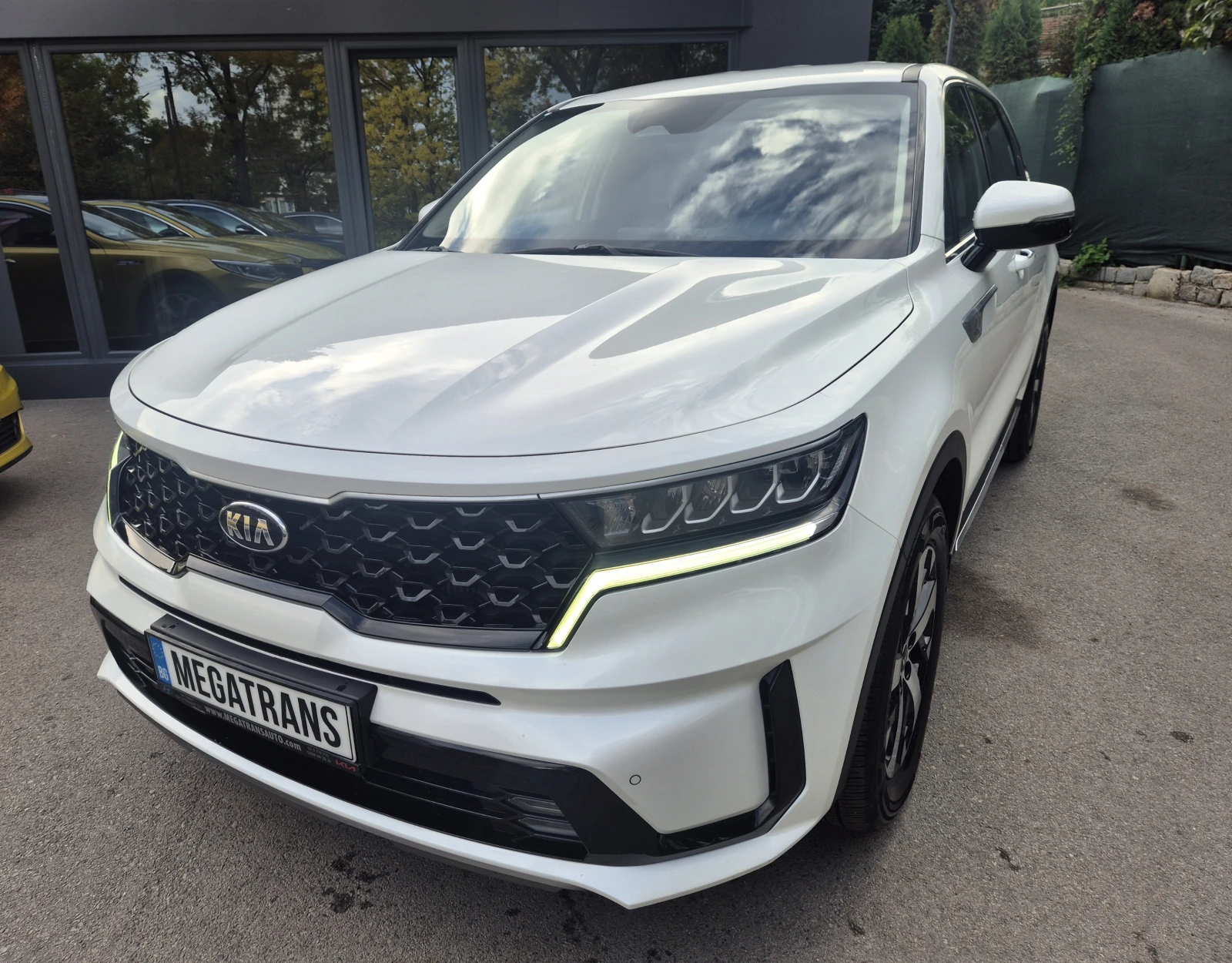 Kia Sorento 2.2 CRDI 4X4 - изображение 2