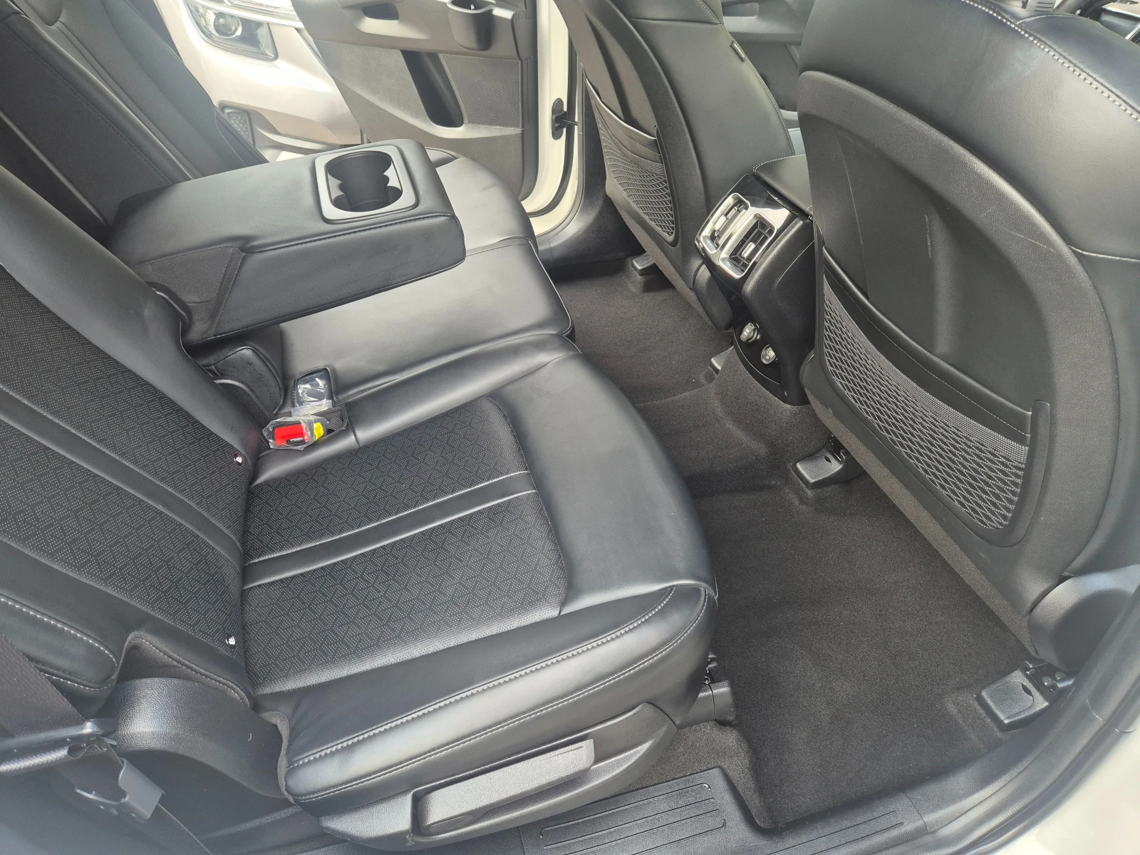 Kia Sorento 2.2 CRDI 4X4 - изображение 8