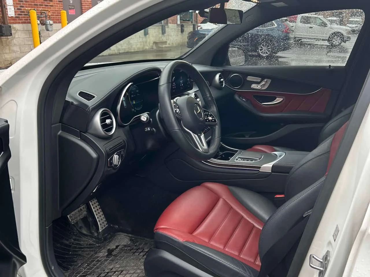 Mercedes-Benz GLC 300 ШИБИДАХ/360 КАМЕРИ/AMBIENT, снимка 7 - Автомобили и джипове - 54011431