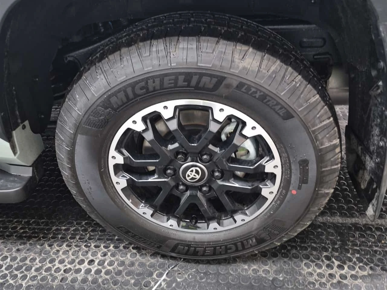 Toyota Sequoia 4WD  CARFAX, снимка 11 - Автомобили и джипове - 54370529