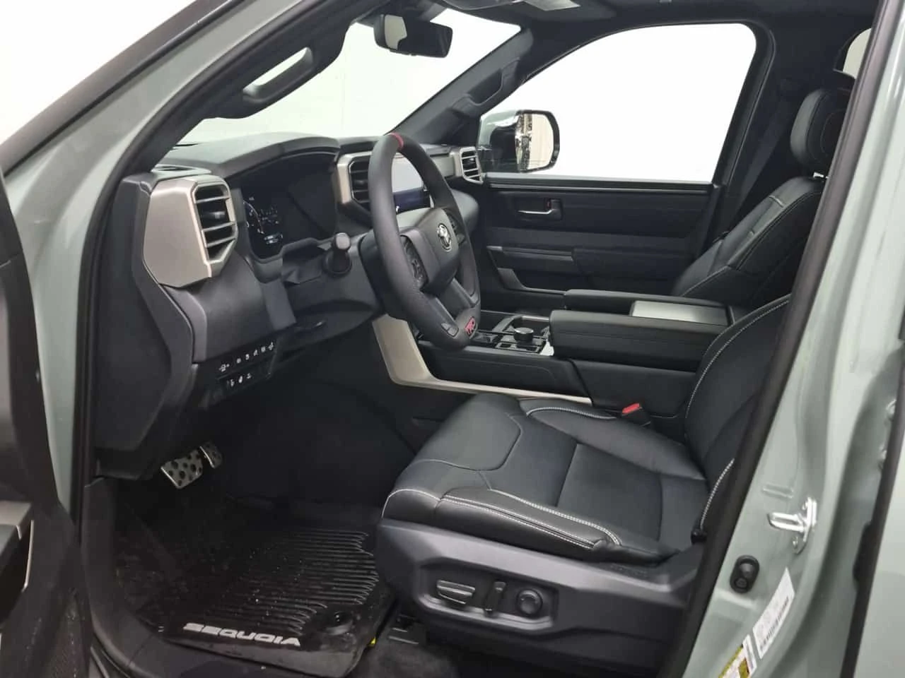 Toyota Sequoia 4WD  CARFAX, снимка 5 - Автомобили и джипове - 54370529